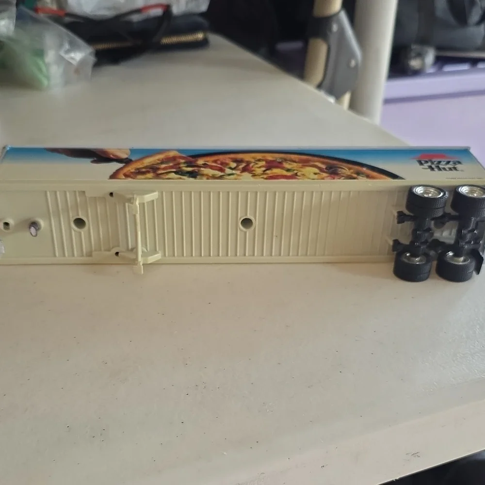 Pizza Hut 1994 Original Advertising Sign Trailer Collectible Restaurants Diecast